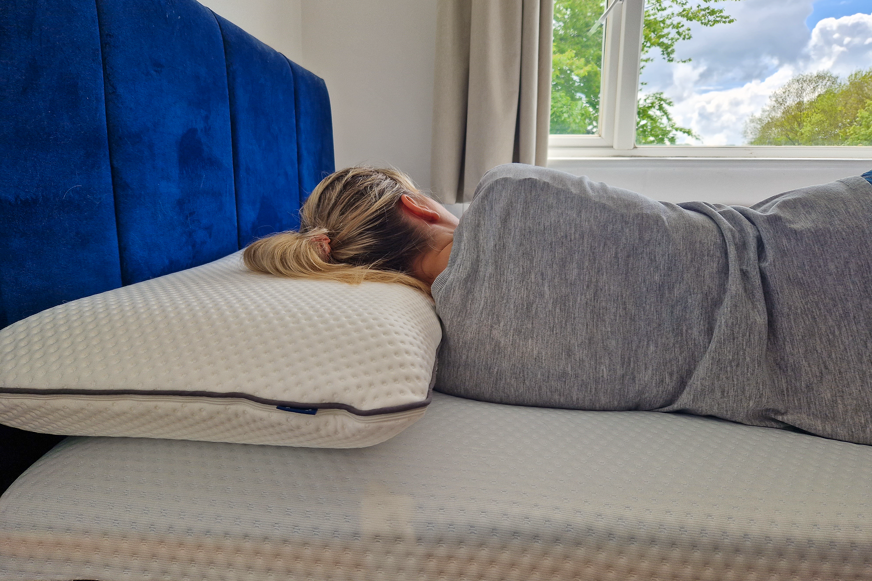 test dormir cote oreiller